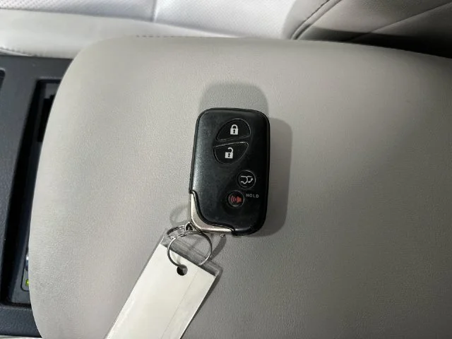 Used 2013 Silver Lexus 350 image 28