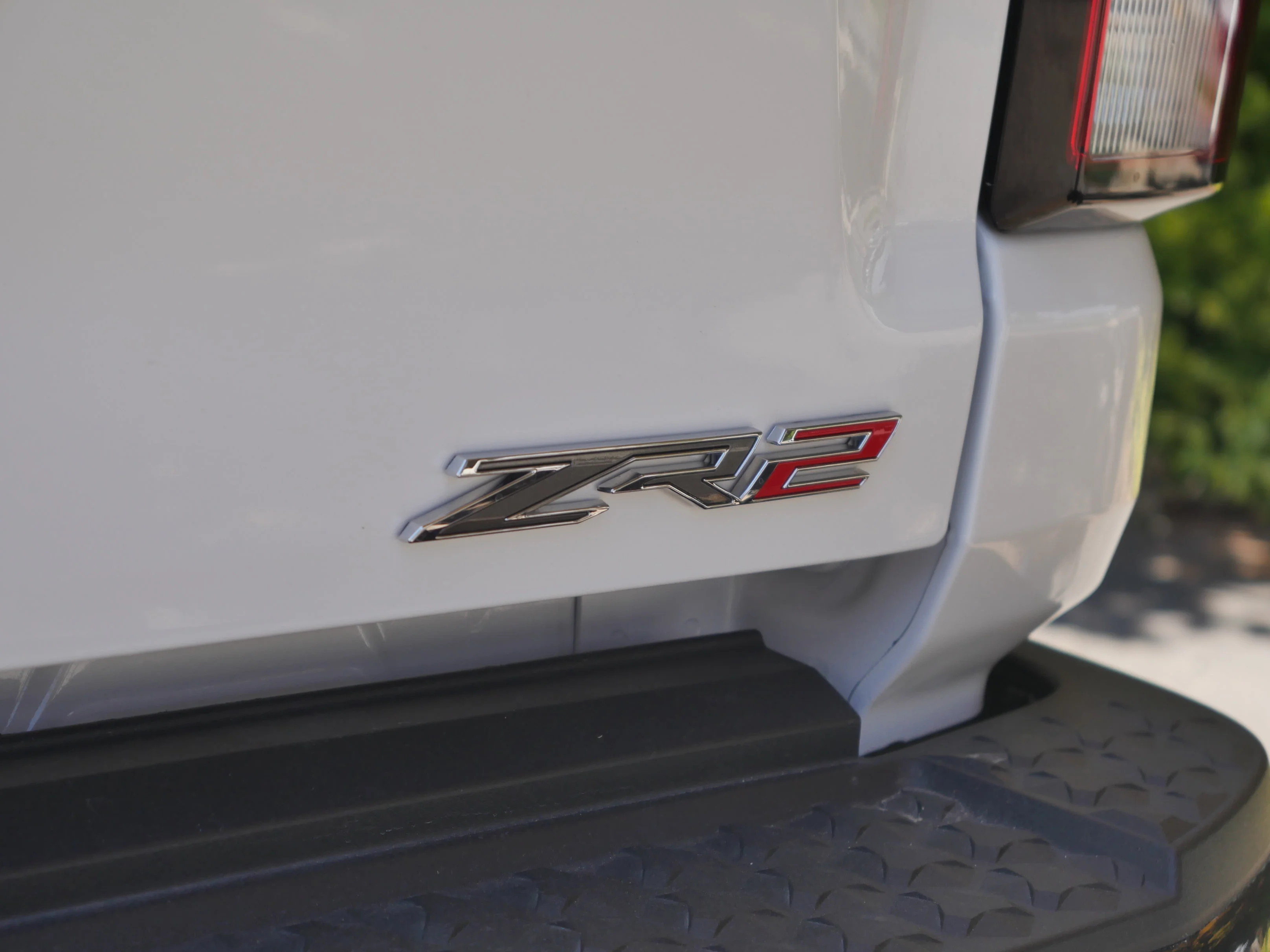 Used 2024 Summit White Chevrolet 4WD ZR2 image 13