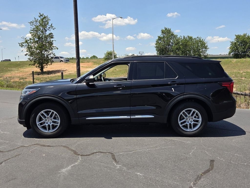 Used 2025 Black Ford Active image 4
