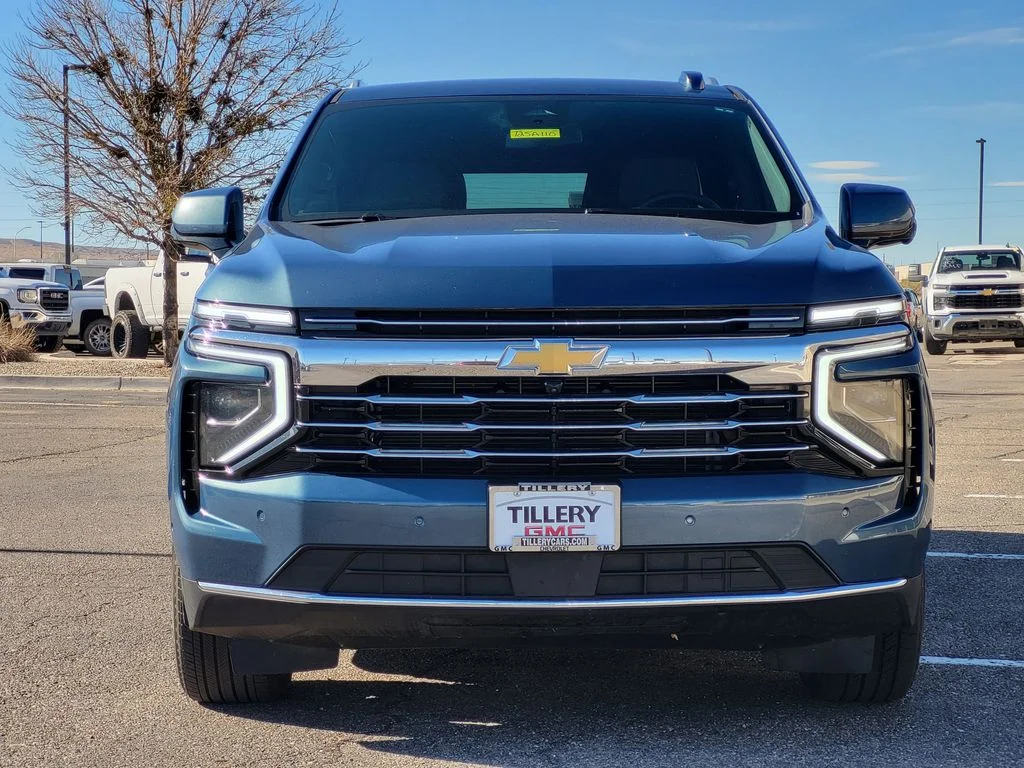 Used 2025 Lakeshore Blue Metallic Chevrolet LT image 3