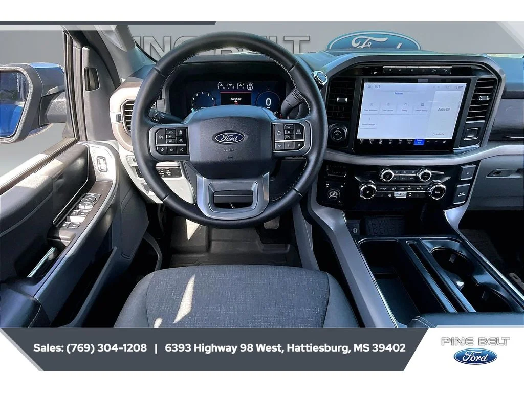 Used 2024 Atlas Blue Metallic Ford XLT image 5
