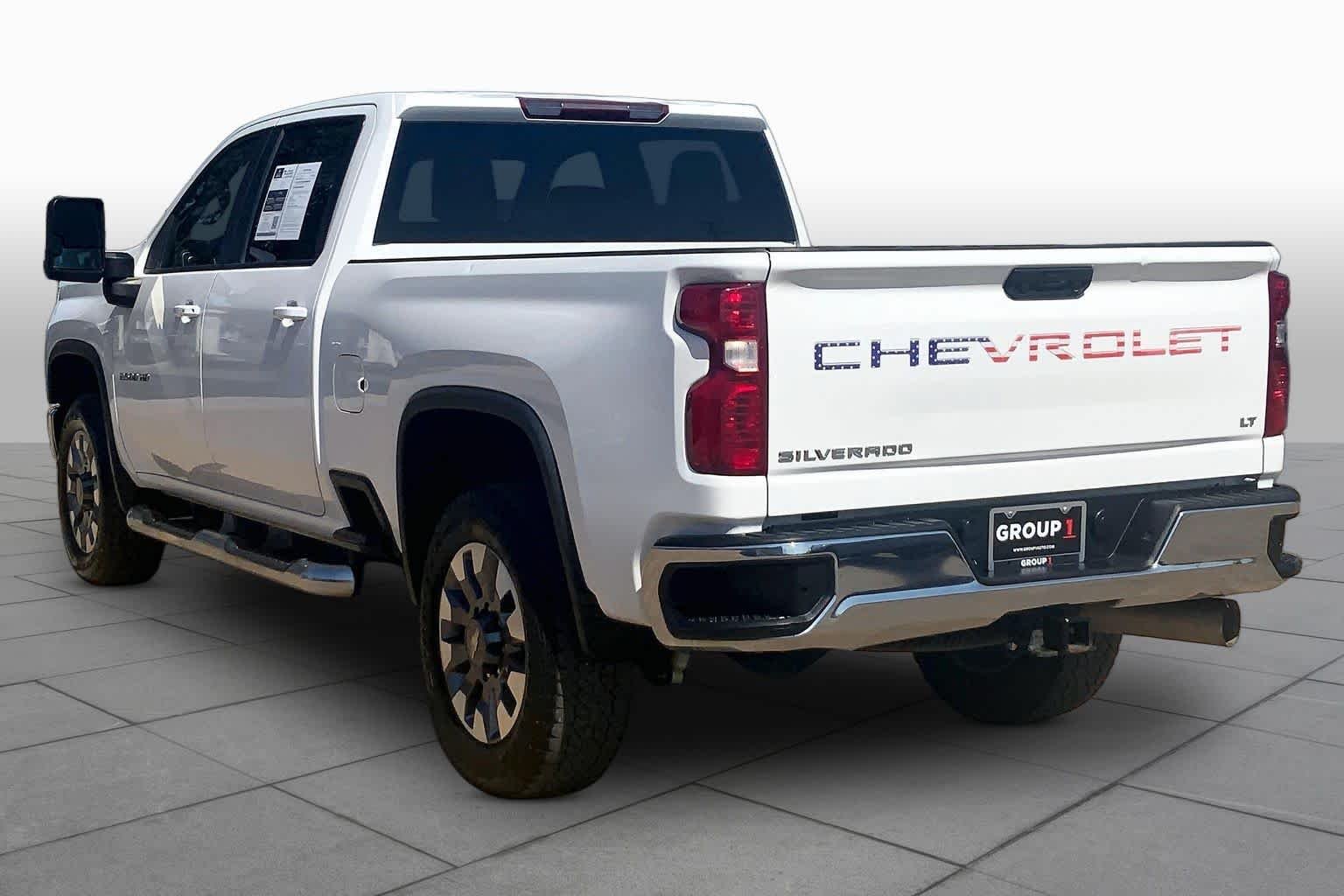 Used 2022 Summit White Chevrolet LT image 12