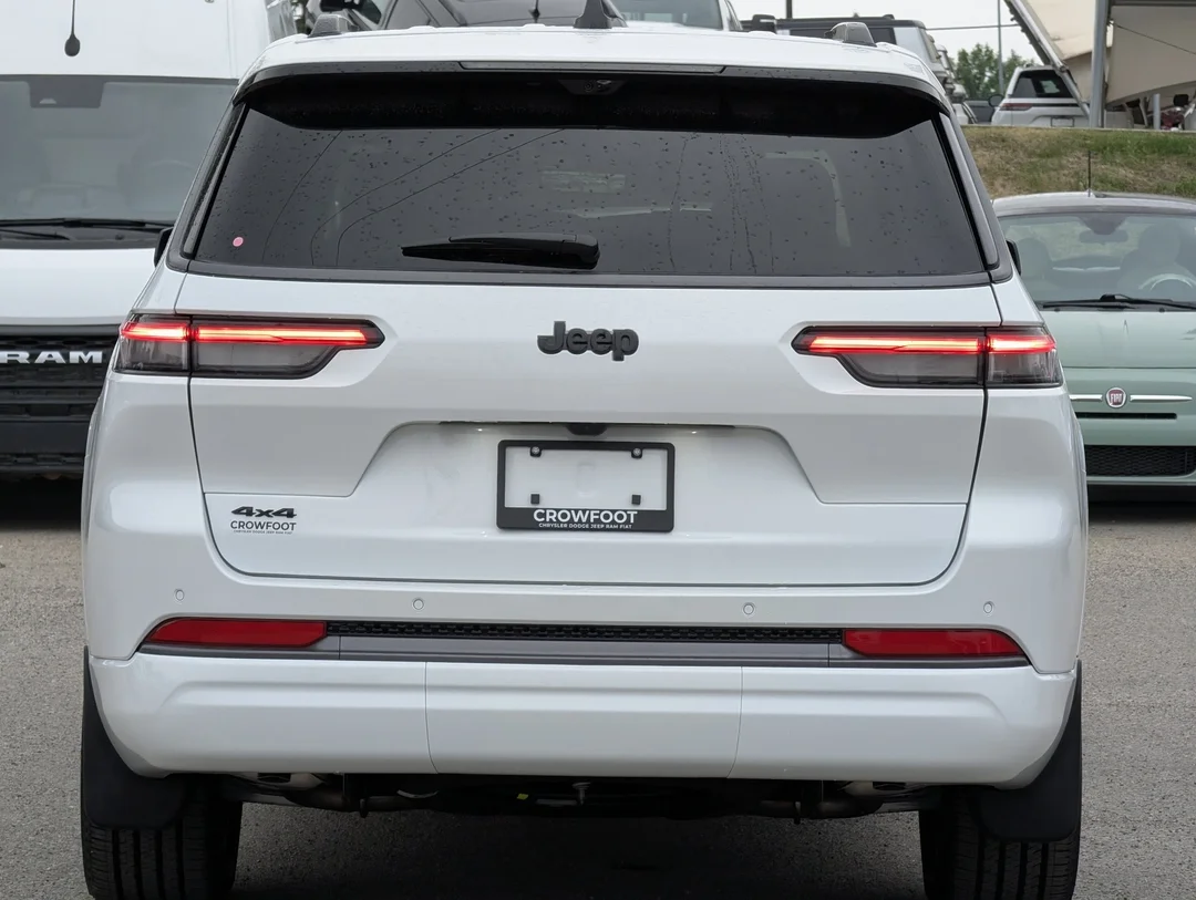 New 2026 White Jeep Limited Reserve - - 4x4 - CommandView Sunroof - Nappa Leather Seats & More! image 7
