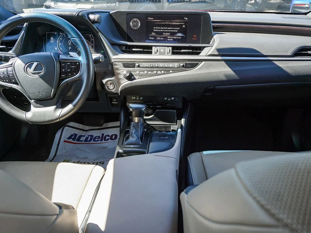 Used 2020 Red Lexus 350 image 14