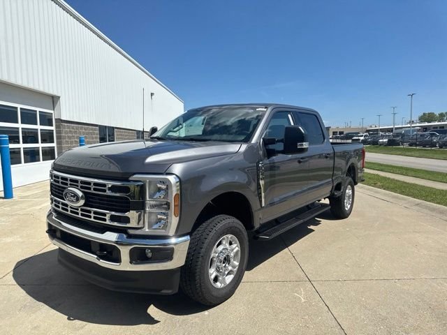 New 2027 Gray Ford F250 4X4 CREW/C image 10