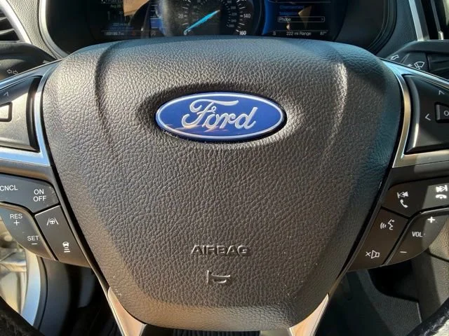 Used 2022 Black Ford SEL image 18
