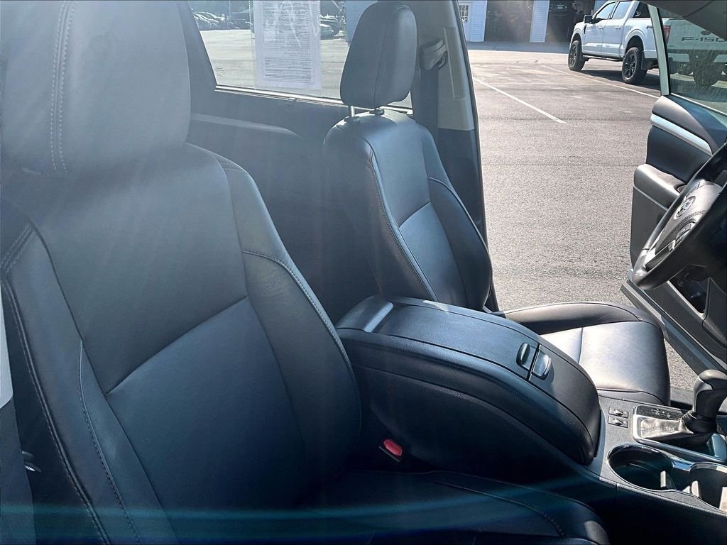 Used 2019 Celestial Silver Metallic Toyota XLE image 10