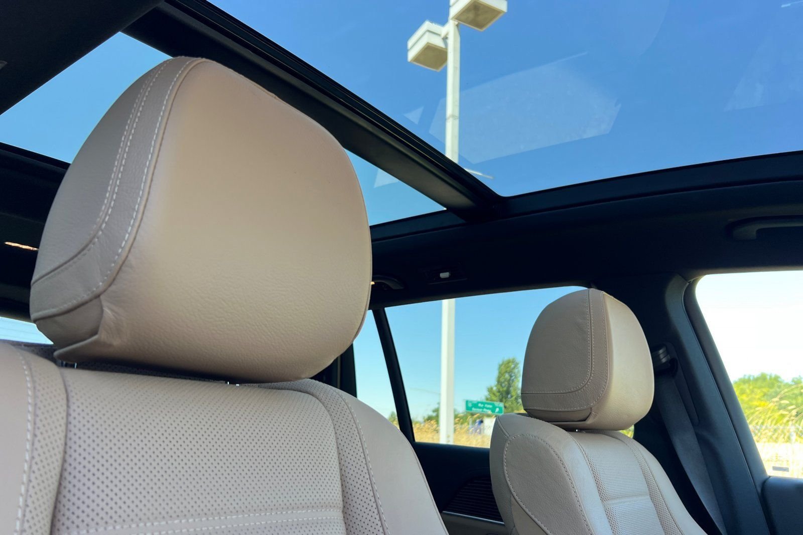 Used 2024 Twilight Blue Metallic Mercedes-Benz 450 image 22