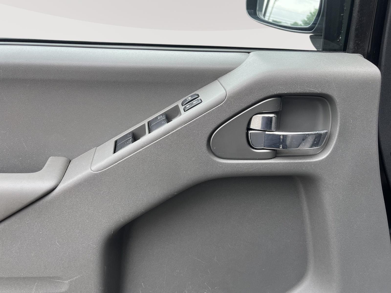 Used 2020 Magnetic Black Pearl Nissan SV image 18