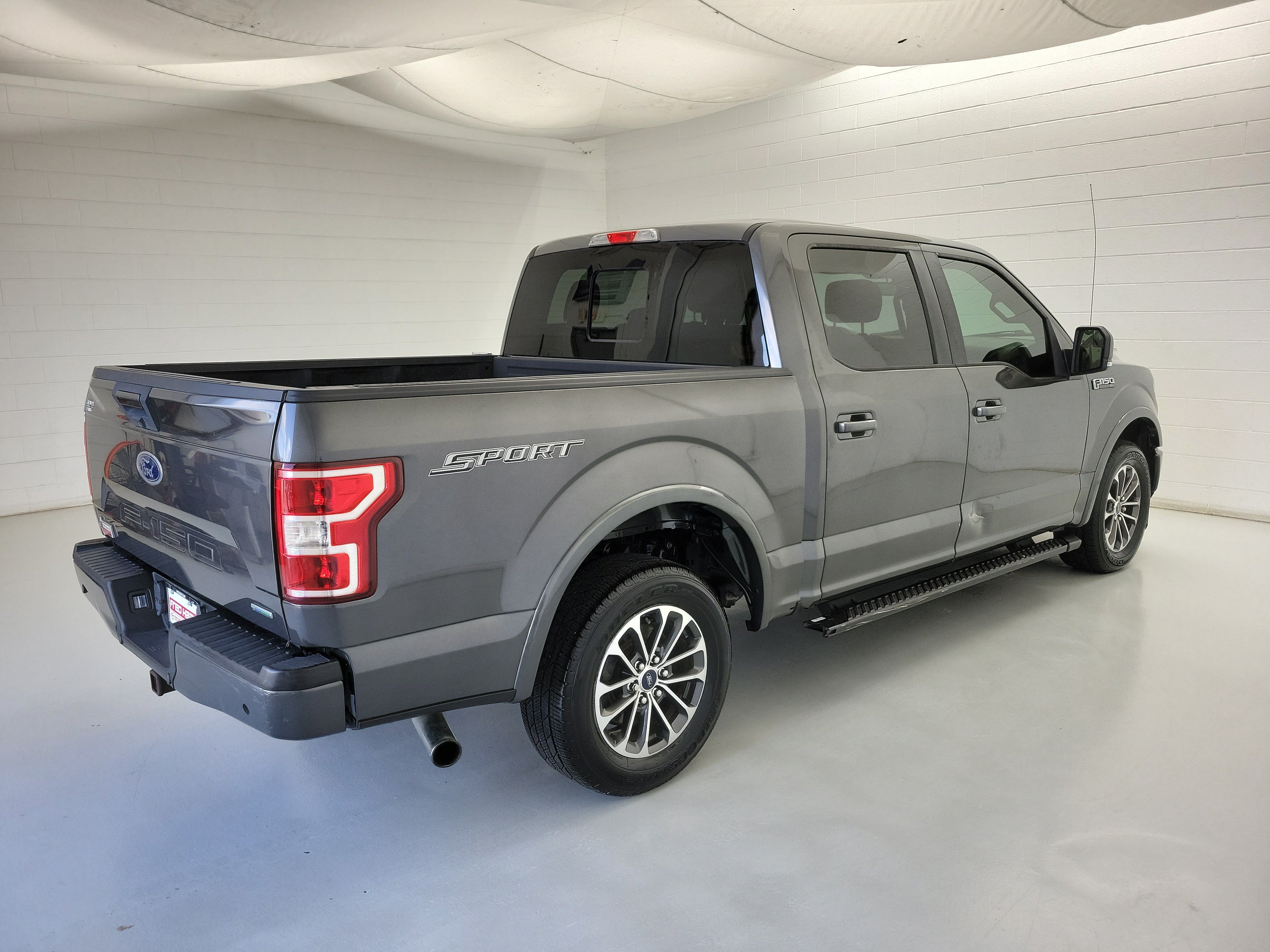 Used 2018 Magnetic Ford XLT image 5