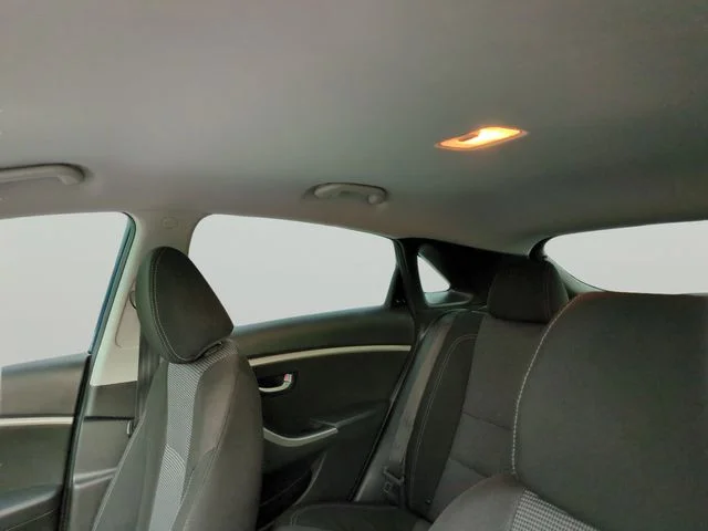 Used 2016 Blue Hyundai Base image 19