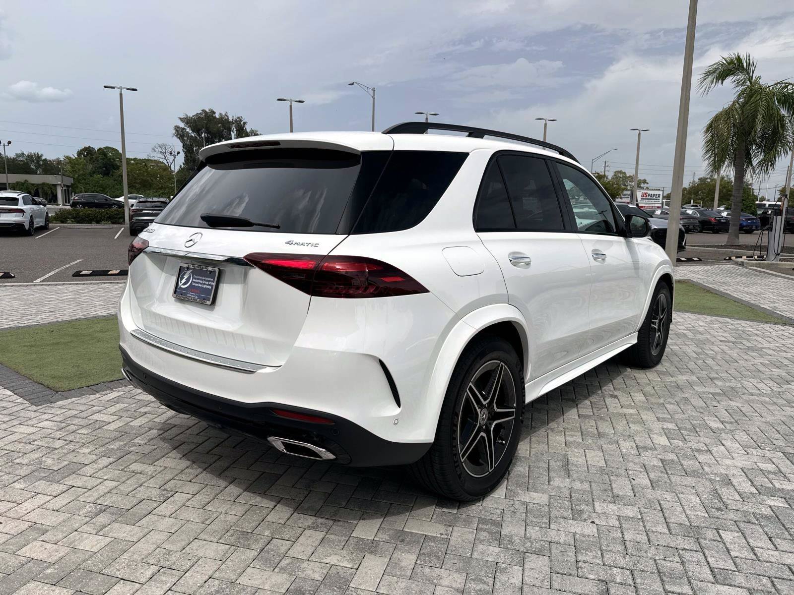 New 2026 Polar White Mercedes-Benz 350 4MATIC® SUV image 5