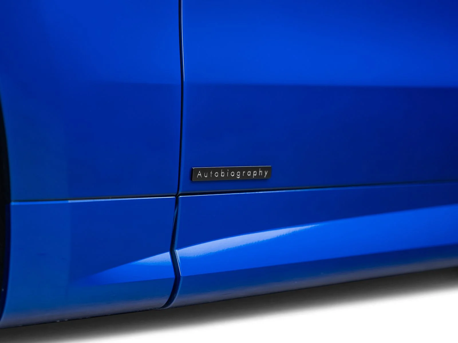 Used 2025 Blue Land Rover Autobiography image 24