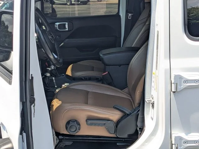 Used 2020 Bright White Clearcoat Jeep Rubicon image 14