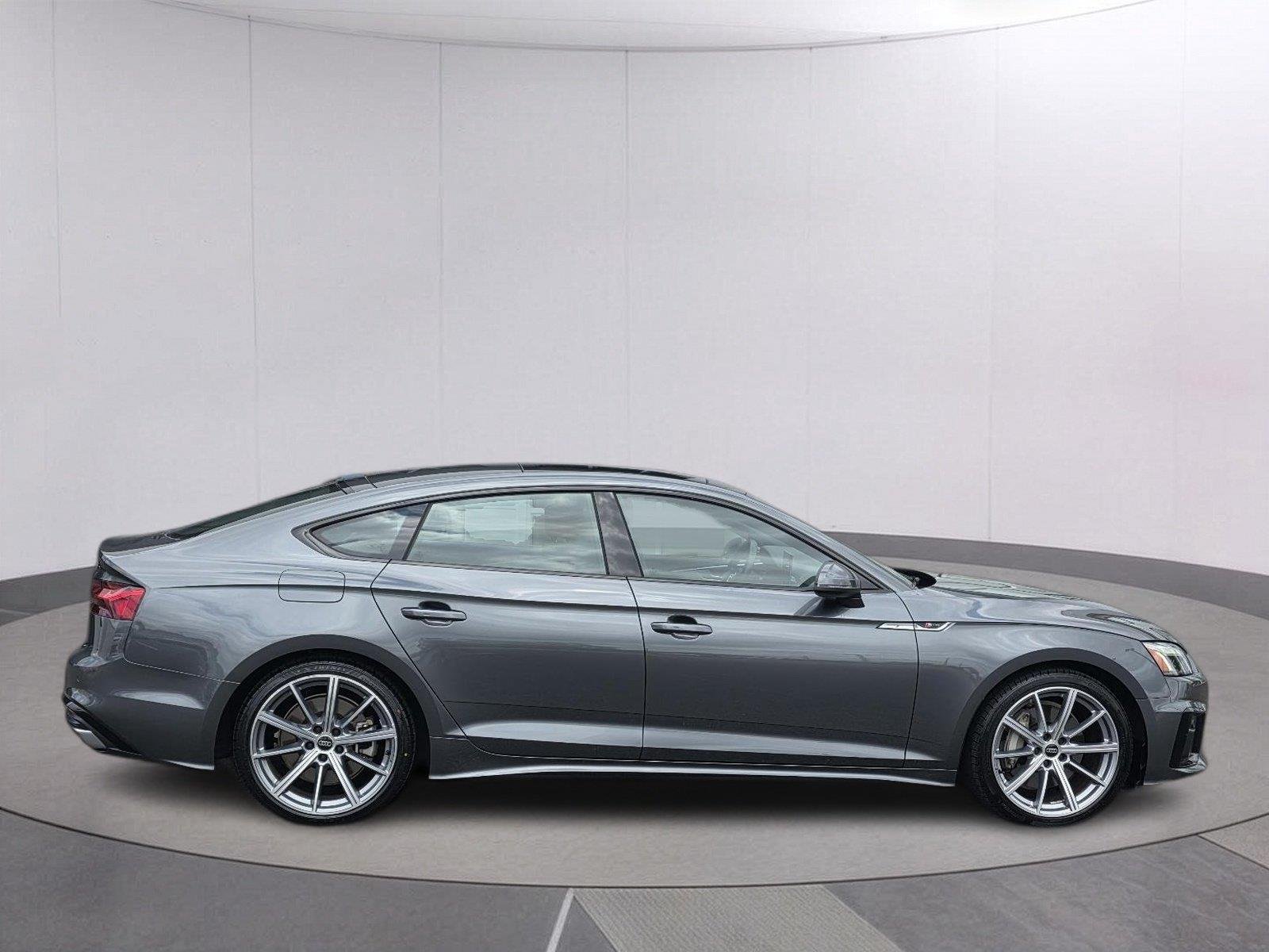 Used 2025  Audi S line Premium image 4