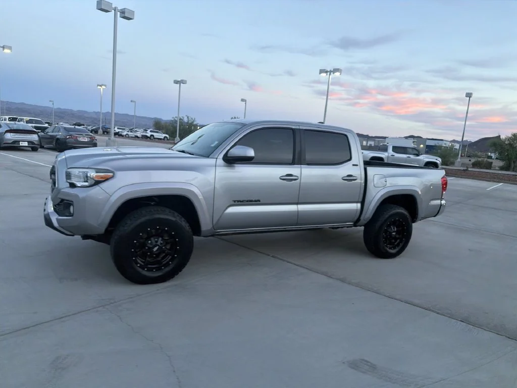 2017 Toyota Tacoma SR5 - Photo 8