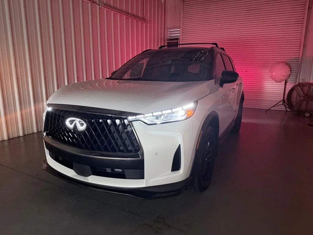 New 2027 2T RAD WHT INFINITI Sport AWD image 8