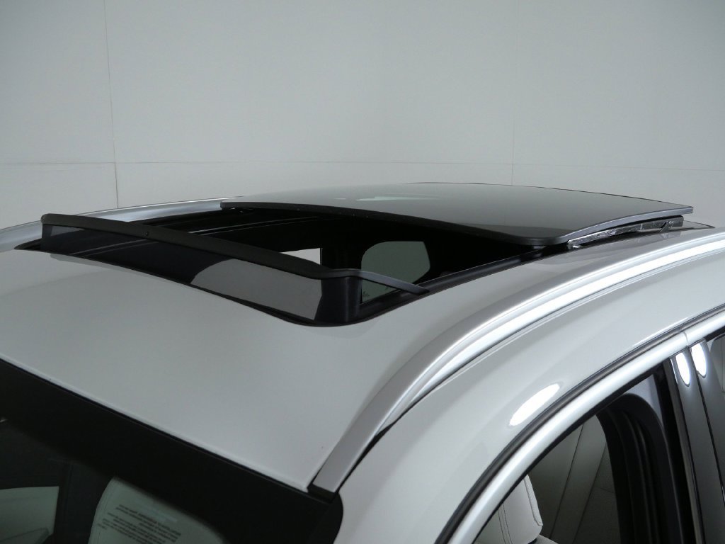 New 2027 Alpine White BMW xDrive28i image 17