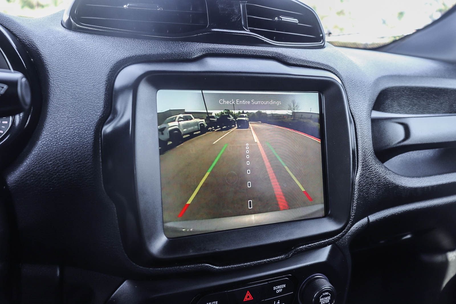 Used 2022 Graphite Gray Jeep Altitude image 29