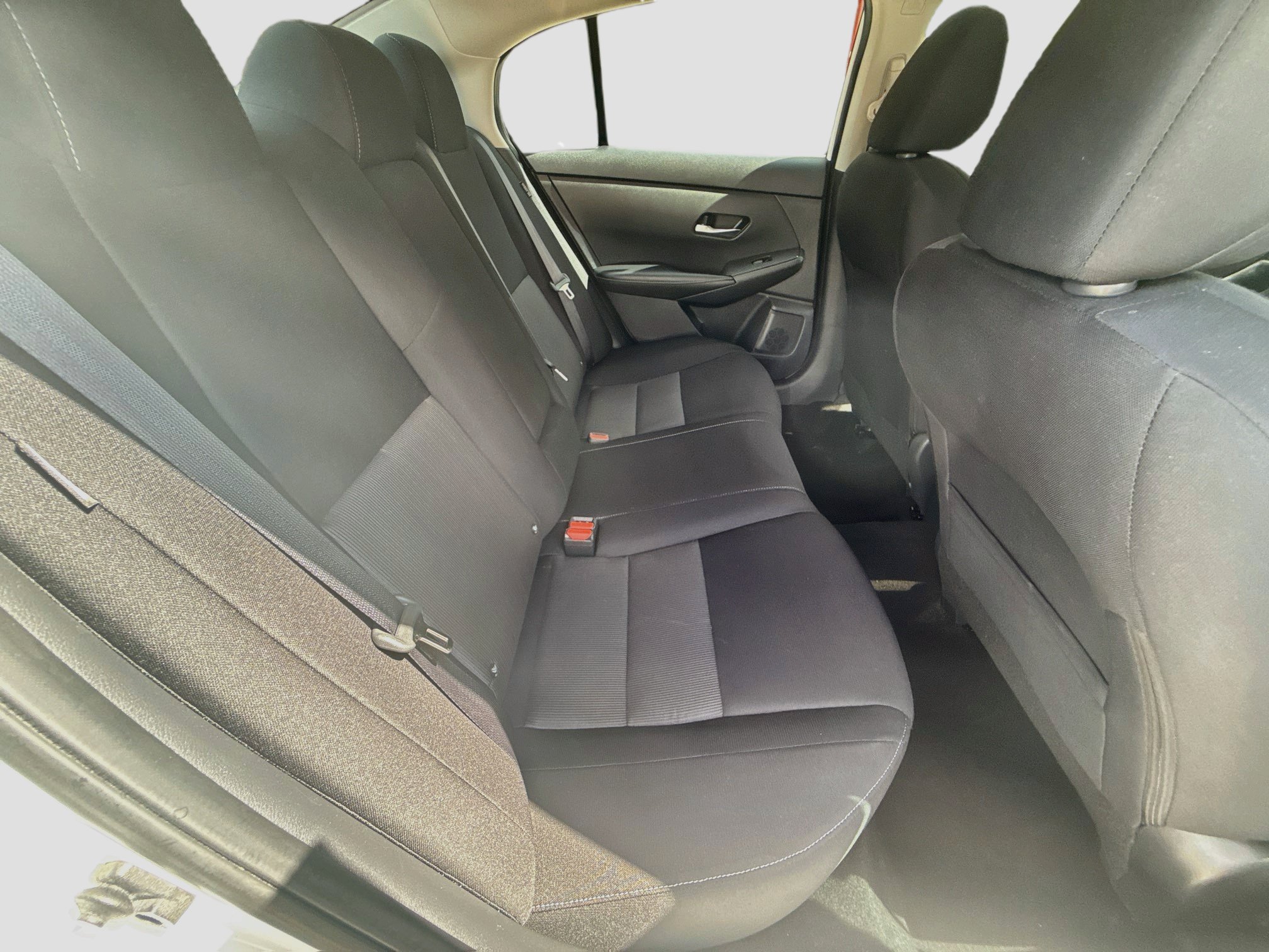 Used 2022 Aspen White TriCoat Pearl Nissan SV image 25