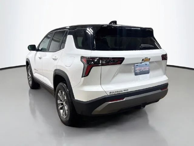 2027 Chevrolet Equinox LT - Photo 10