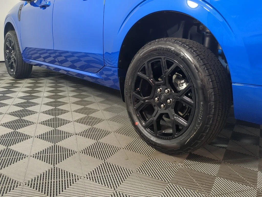 New 2026 Velocity Blue Ford Lobo™ image 5