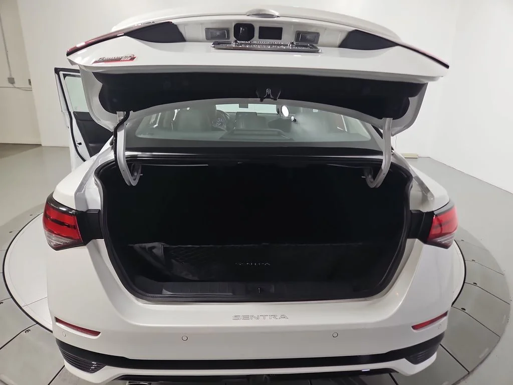 Used 2024 White Nissan SR image 23
