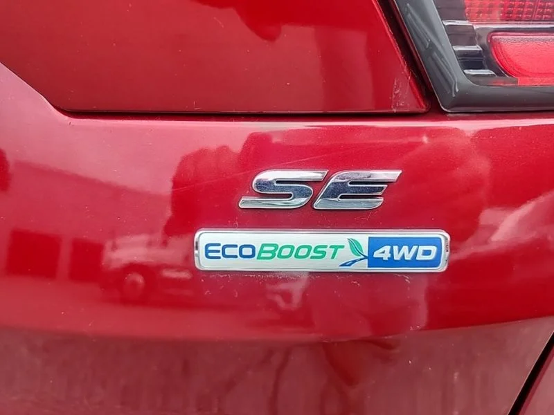 Used 2017 Red Ford SE image 9