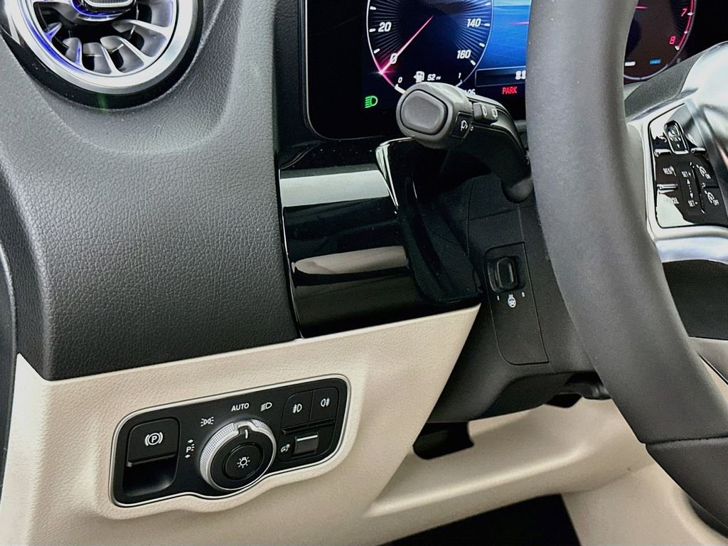 New 2026 Mountain Grey Metallic Mercedes-Benz GLA 250 image 9