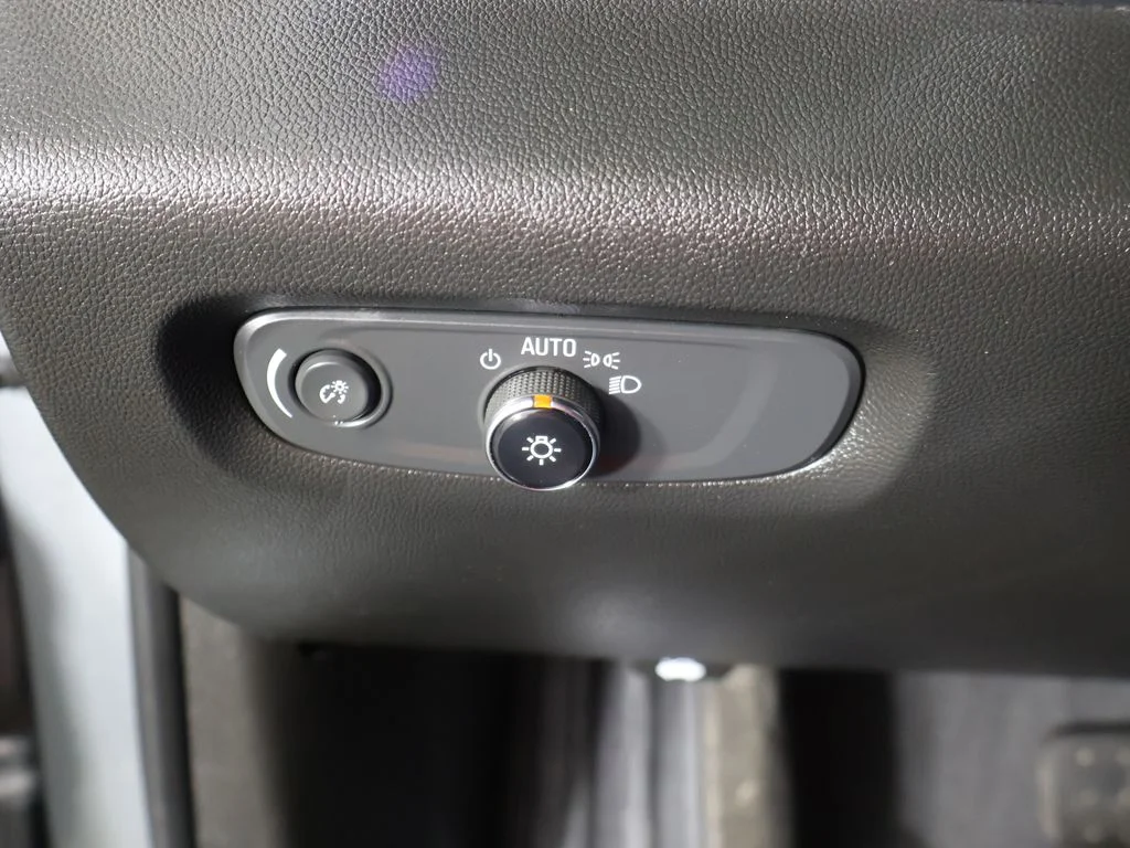 Used 2023 Gray Chevrolet Premier image 43