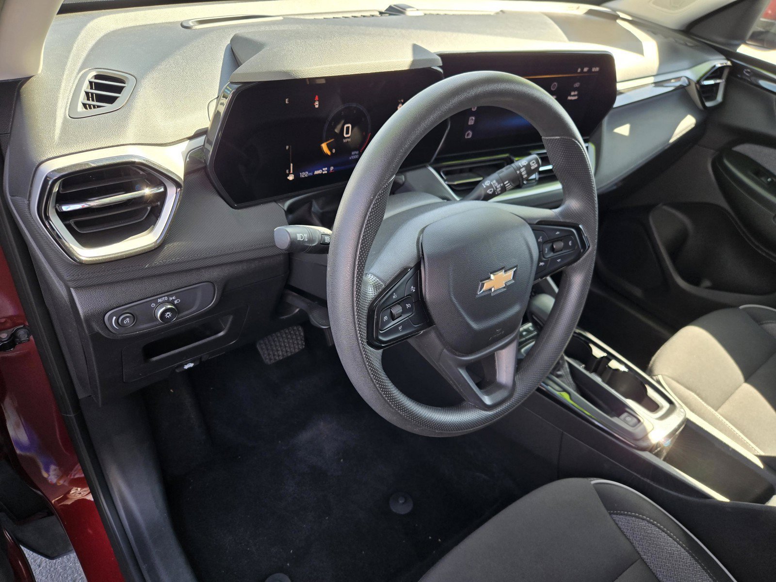 Used 2025 Crimson Metallic Chevrolet LT image 18