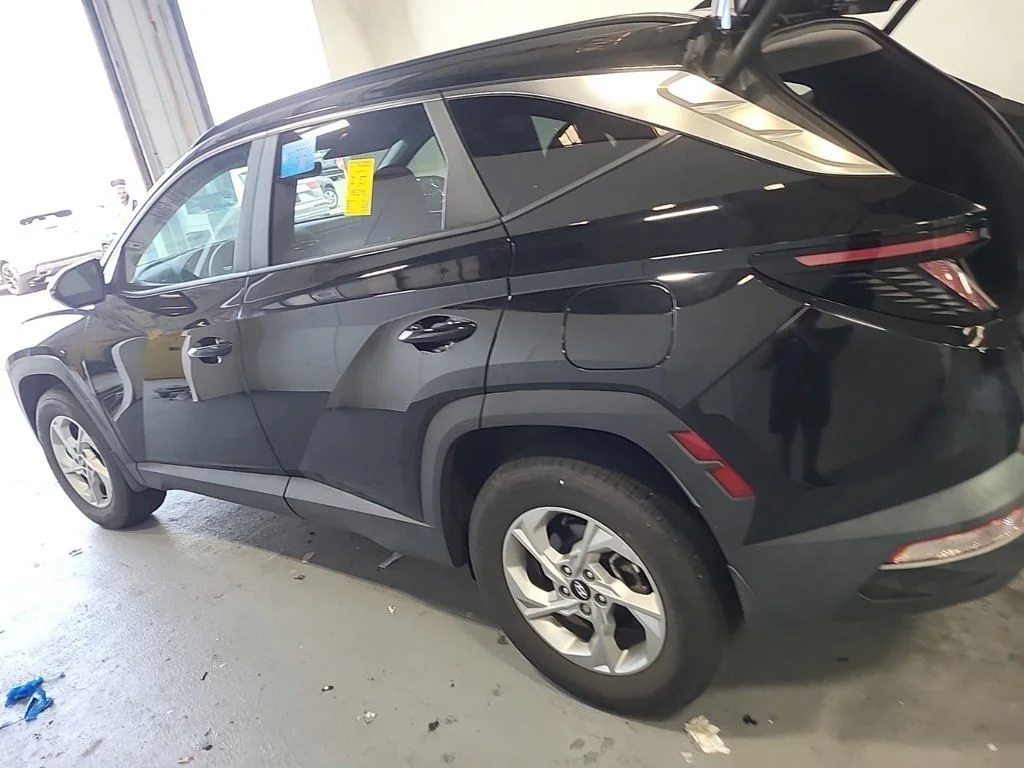 Used 2023 Black Hyundai SEL image 5