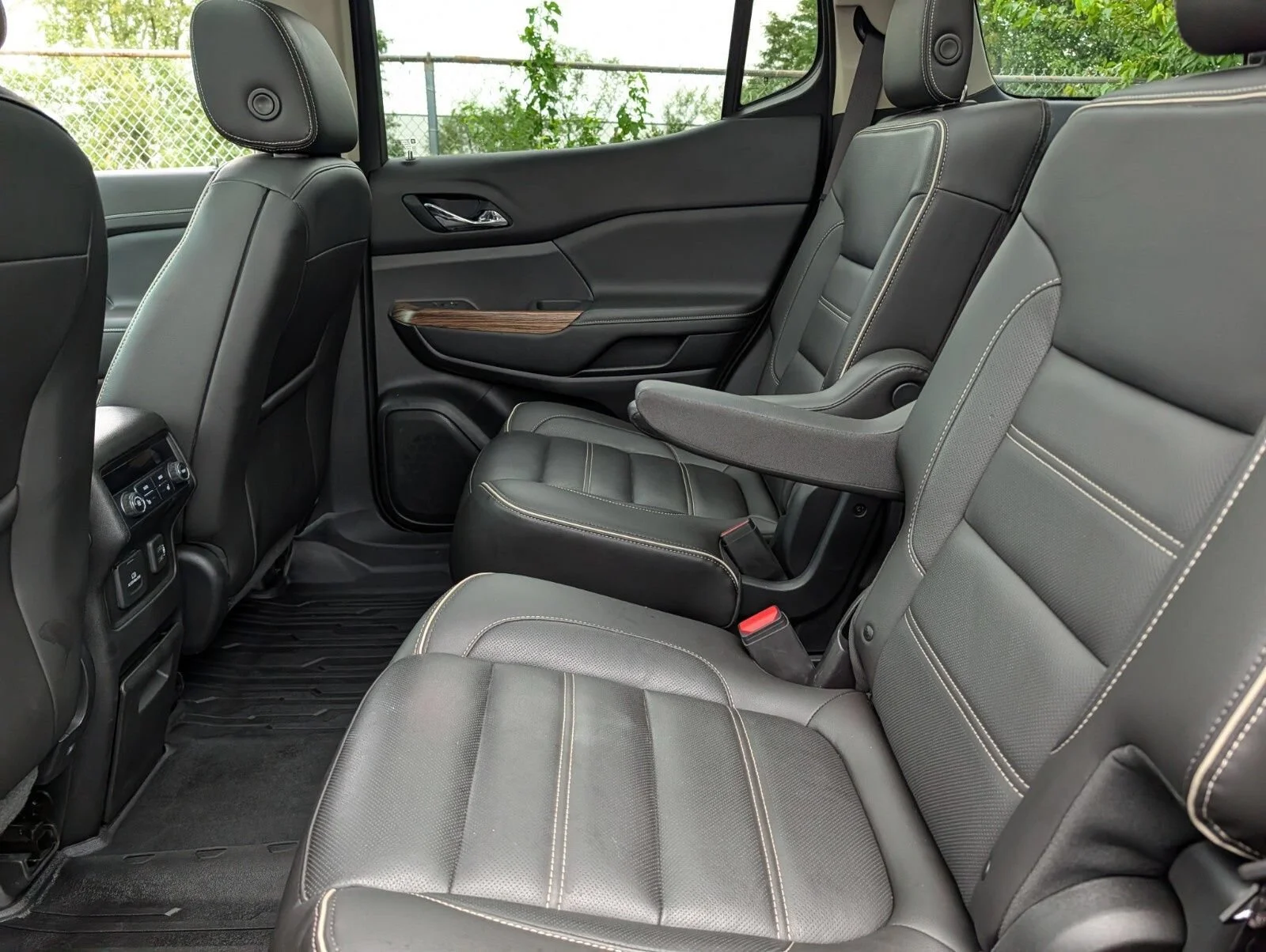 Used 2019 EBONY TWILIGHT METALLIC GMC Denali image 20