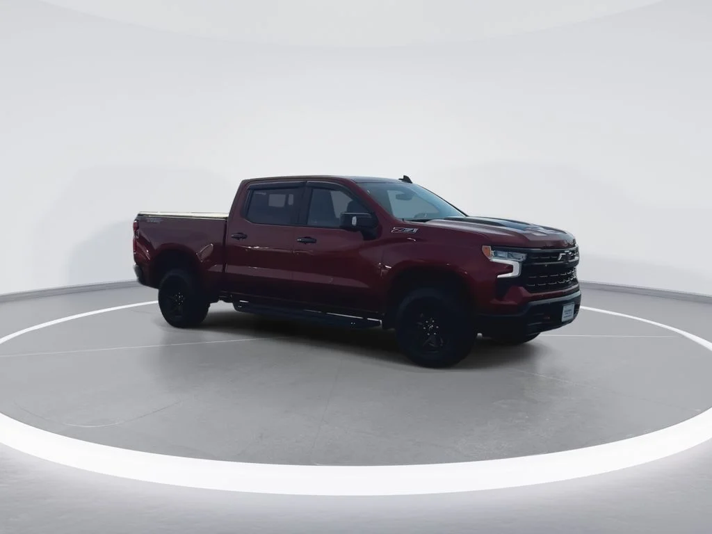 Used 2022 Red Chevrolet LT Trail Boss image 2