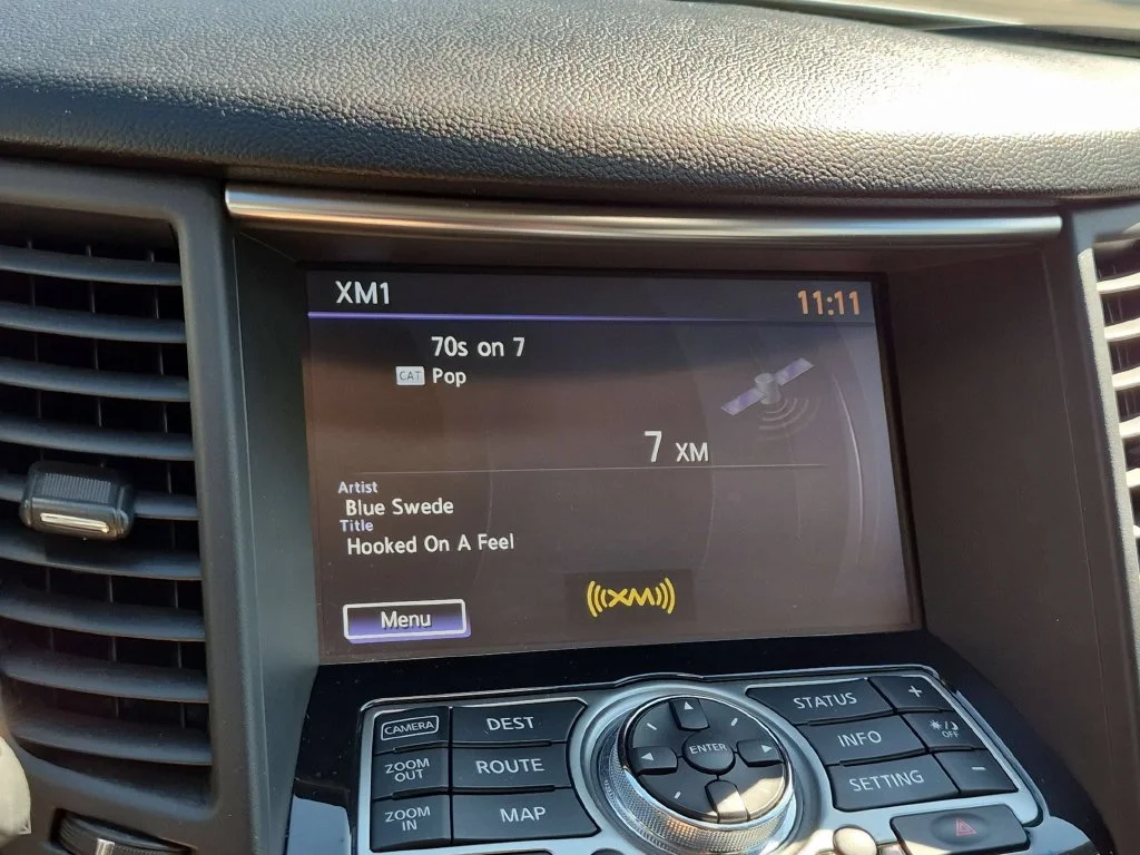 Used 2017 White INFINITI Base image 21