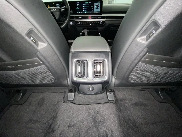 Used 2026 White Kia S image 30