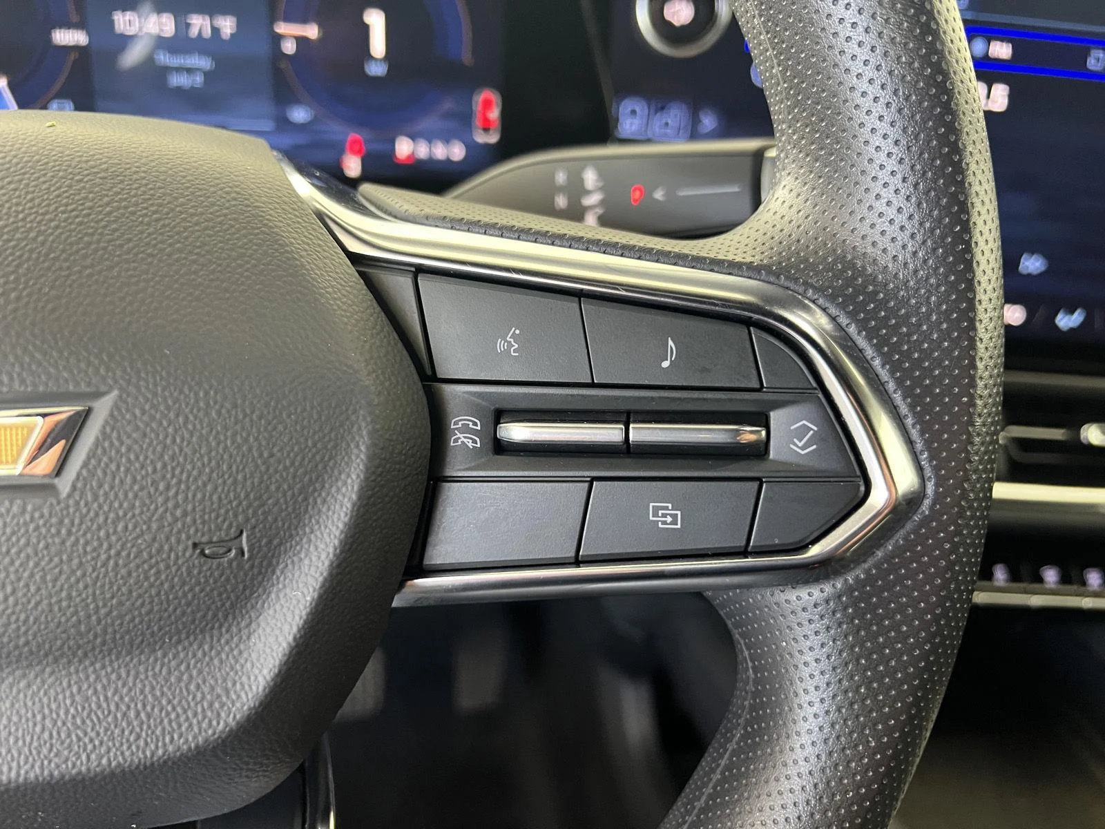 New 2026 Galaxy Gray Metallic Chevrolet LT image 9