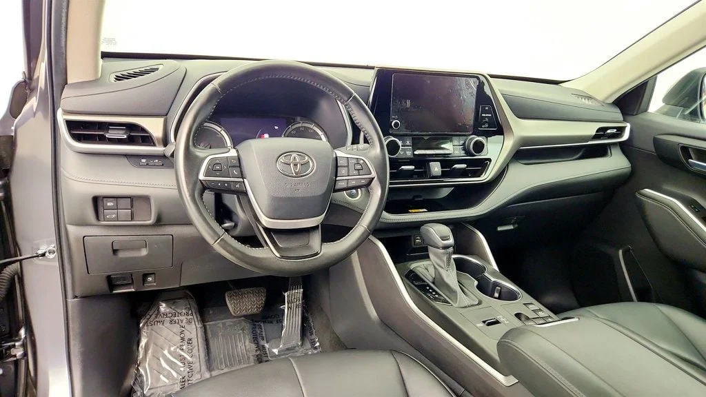 Used 2024 Magnetic Gray Metallic Toyota Hybrid XLE AWD w/ Roof Cross Bars image 13