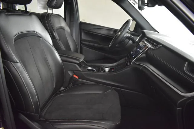 2023 Jeep Grand Cherokee Altitude - Photo 14