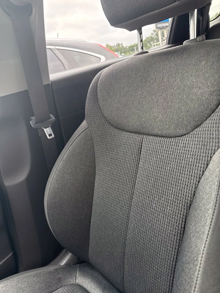 Used 2019 Gray Hyundai SE image 7