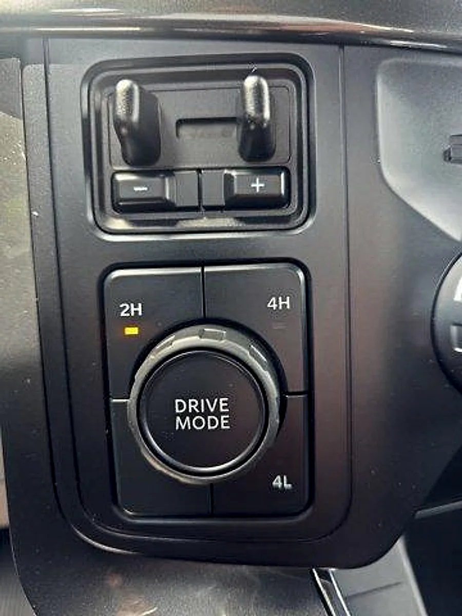 Used 2021 Oxford White Ford XLT image 19