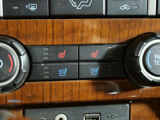 Used 2010  Ford Lariat image 21