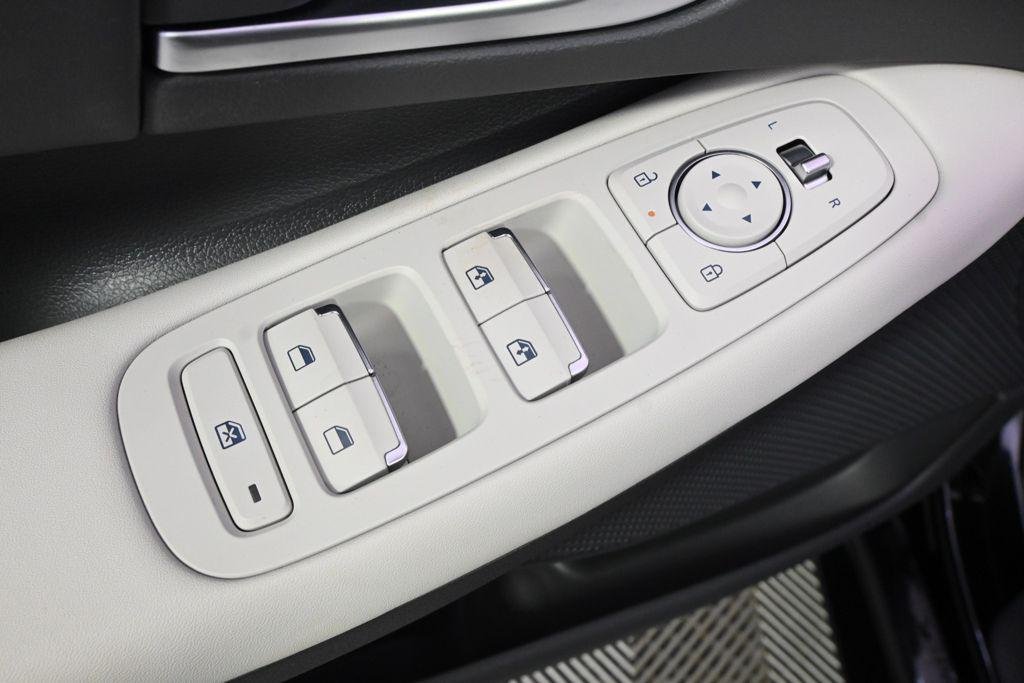 New 2026 Abyss Black Hyundai SEL Sport image 23
