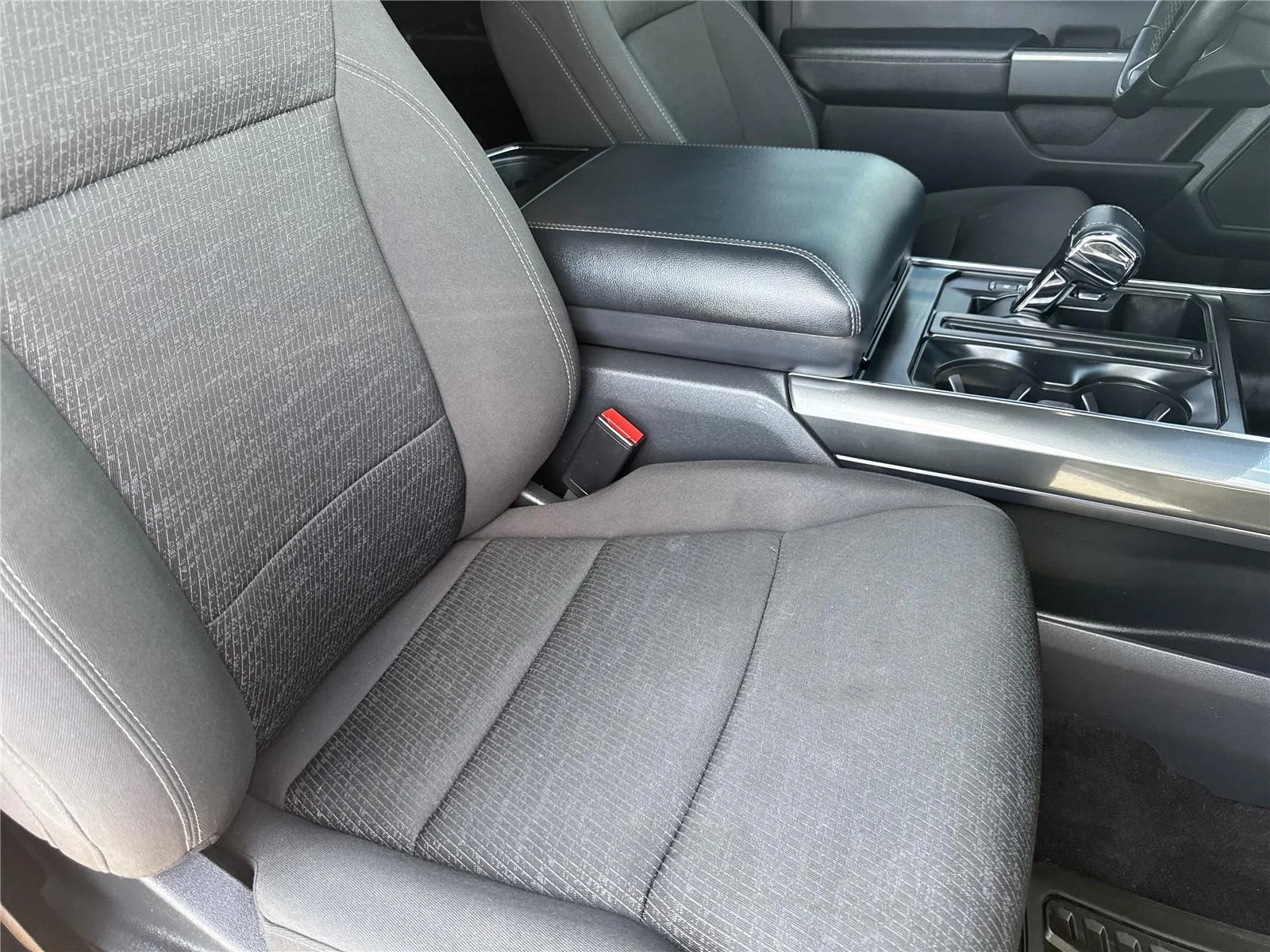 Used 2023 Agate Black Ford XLT image 36