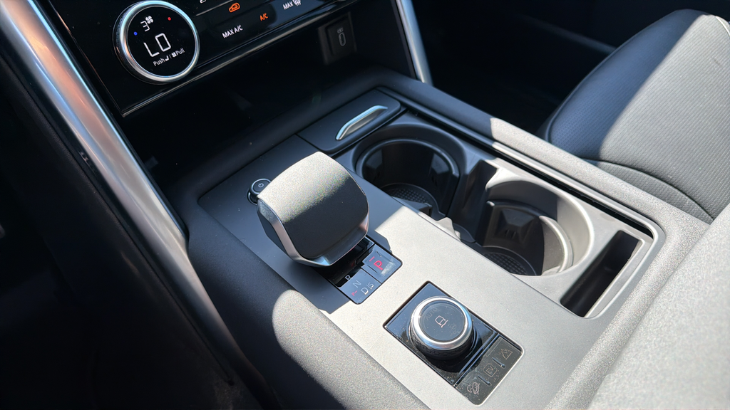New 2026 Santorini Black Land Rover Dynamic SE image 21