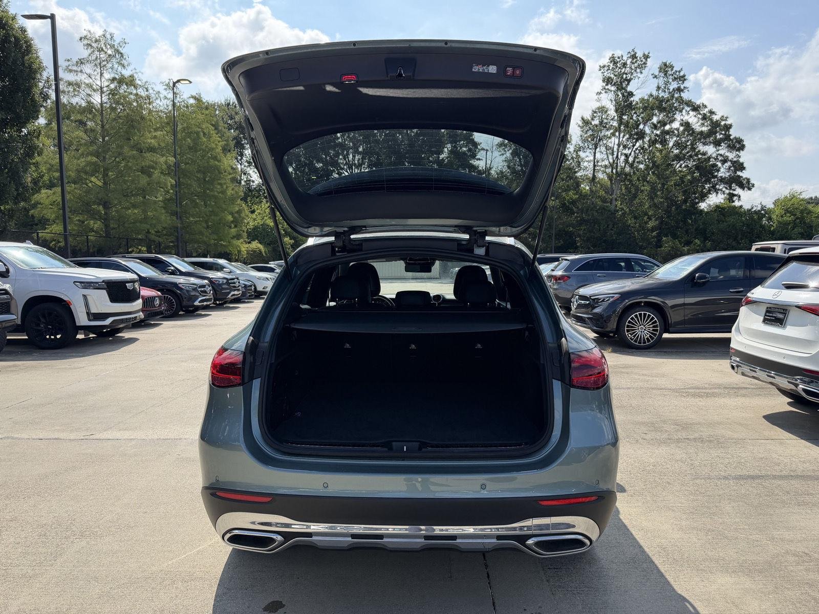 Used 2026 Verde Silver Metallic Mercedes-Benz GLC 300 image 22