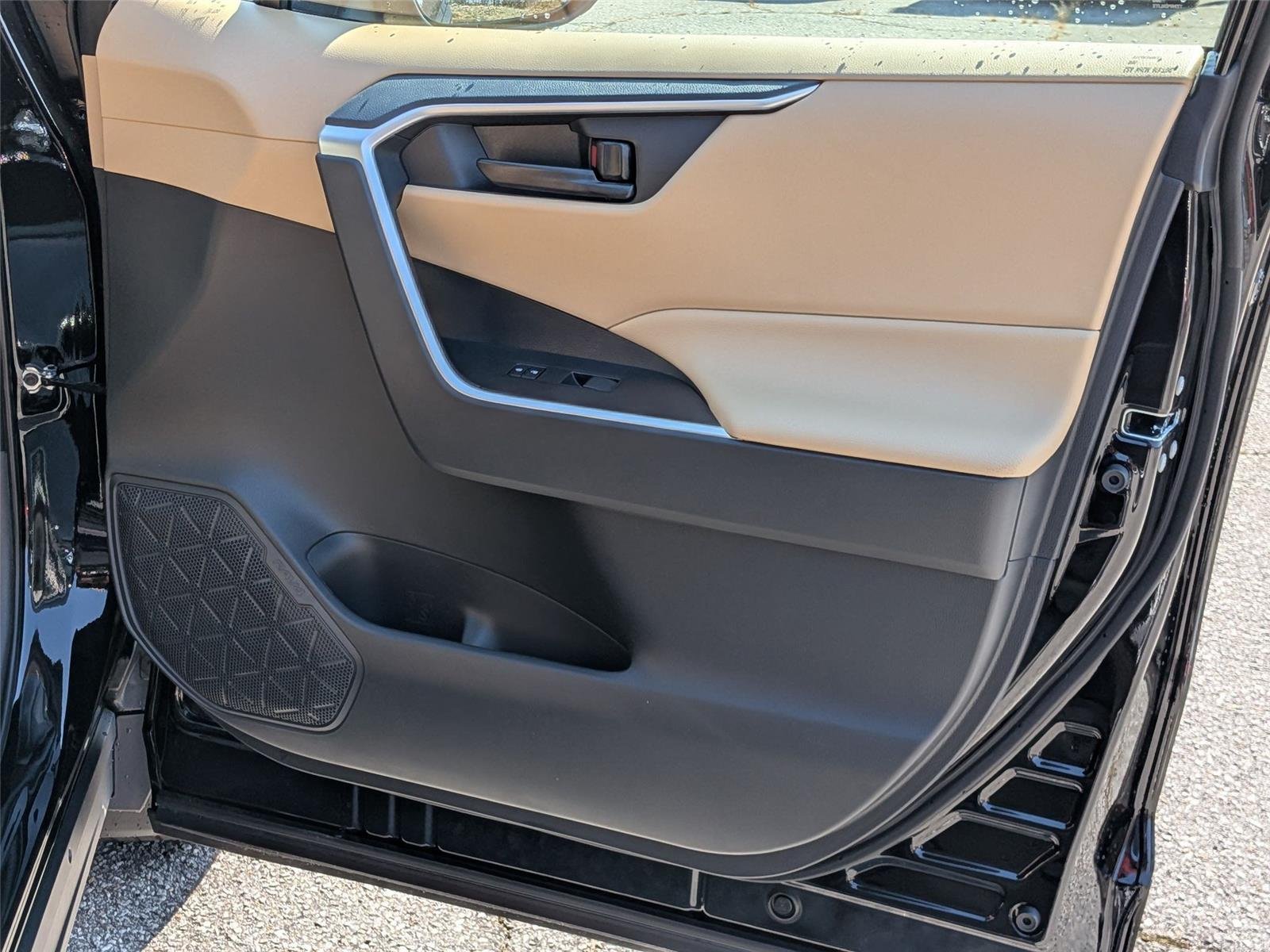 Used 2025 Midnight Black Metallic Toyota LE image 32