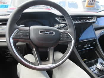 Used 2024 Baltic Gray Metallic Clearcoat Jeep  image 5