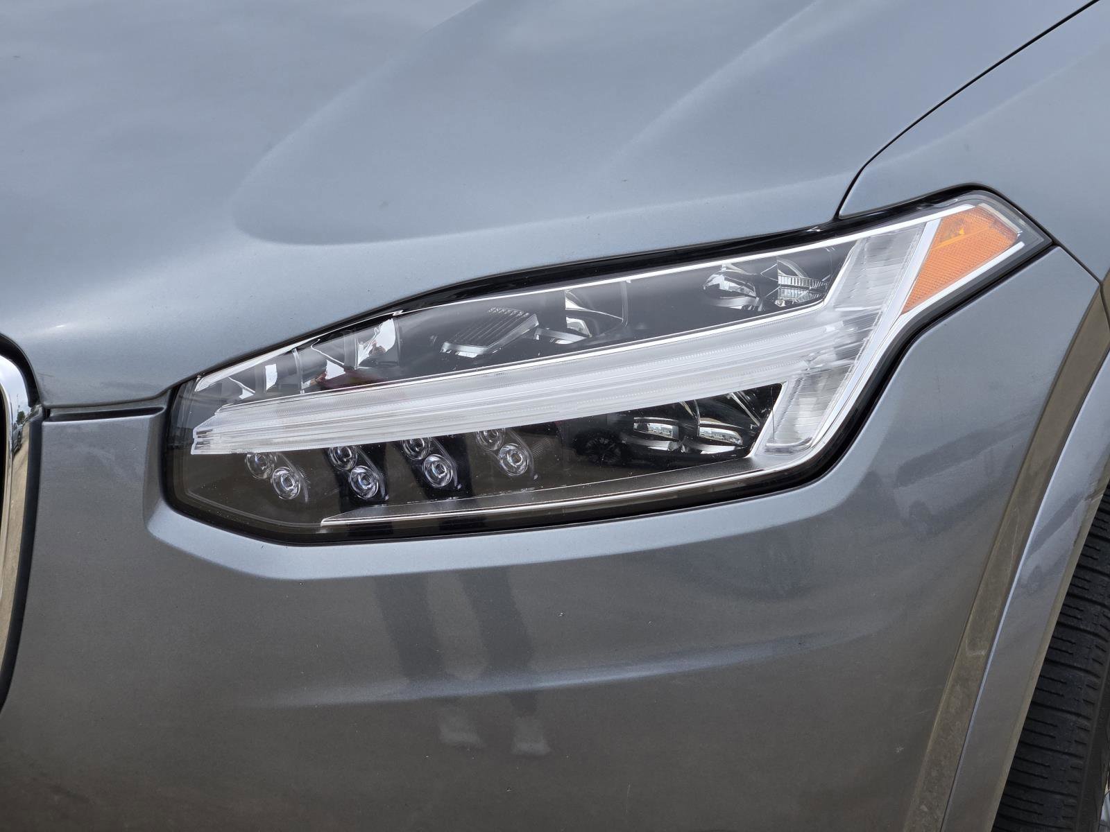 Used 2019 Gray Metallic Volvo Momentum image 8