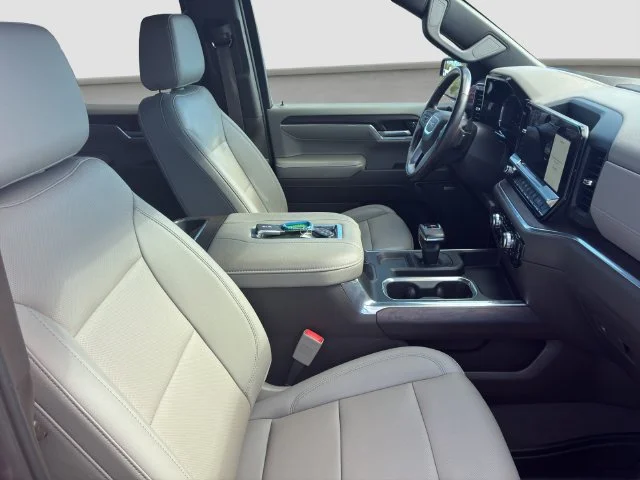 Used 2022 CAYENNE RED TINTCOAT GMC SLT image 9